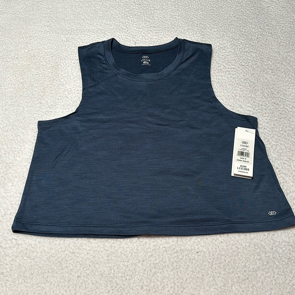 Legend Ladies Cropped Activewear Top, NWT’s, Size Small
